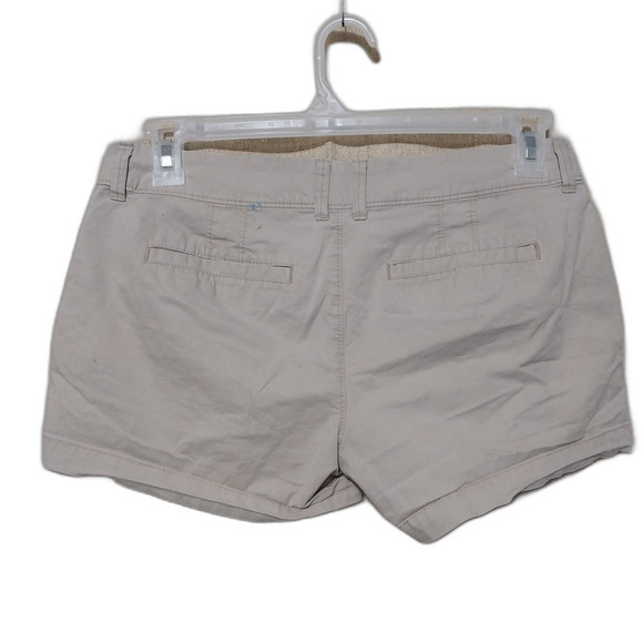 Old Navy shorts Women 6 khaki Everyday Twill 3 inch flat front MARKS IN PICTURES - Picture 2 of 10